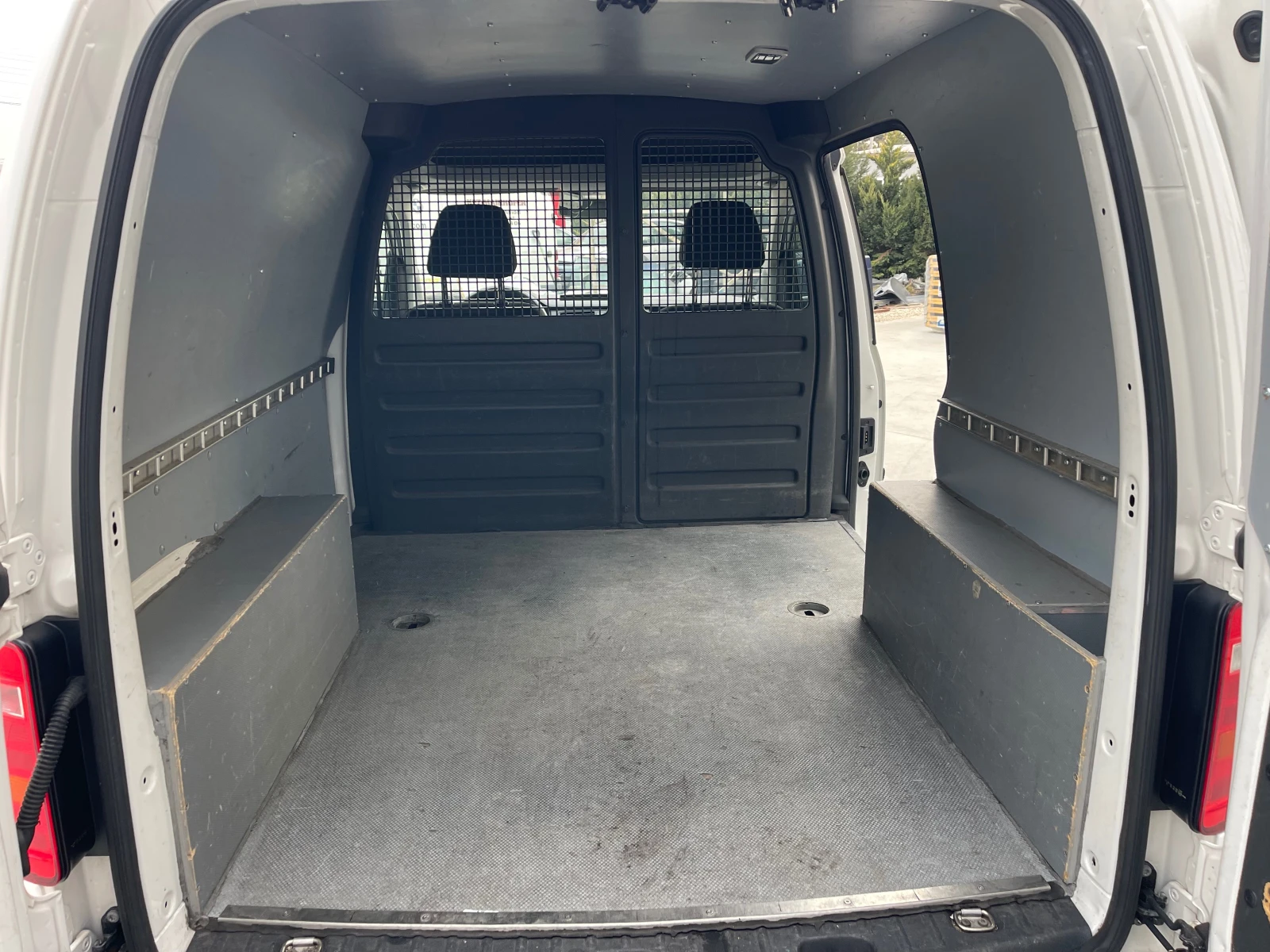 VW Caddy 2.0TDI | Mobile.bg — изображение 14