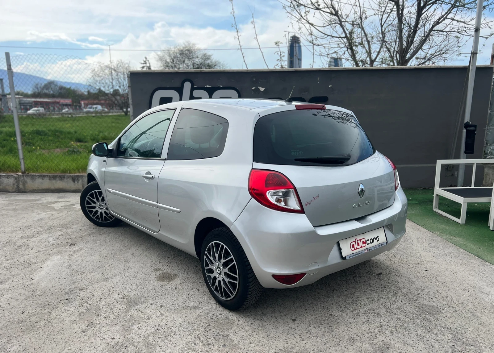Renault Clio 1.2i 16v Yahoo - изображение 5