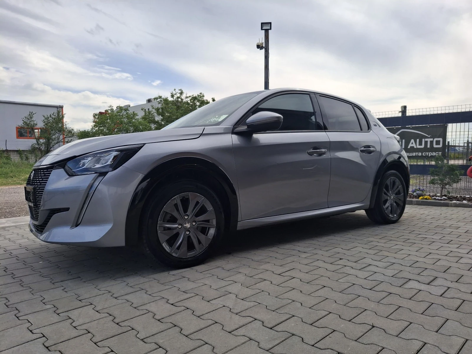Peugeot 208 Е-208* i-Cockpit * LED* * Европейска Гаранция  - изображение 4