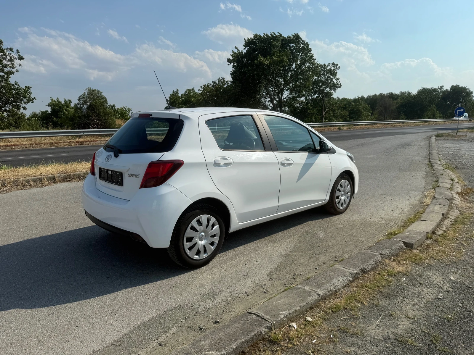 Toyota Yaris FACELIFT ШВЕЙЦАРИЯ - изображение 3