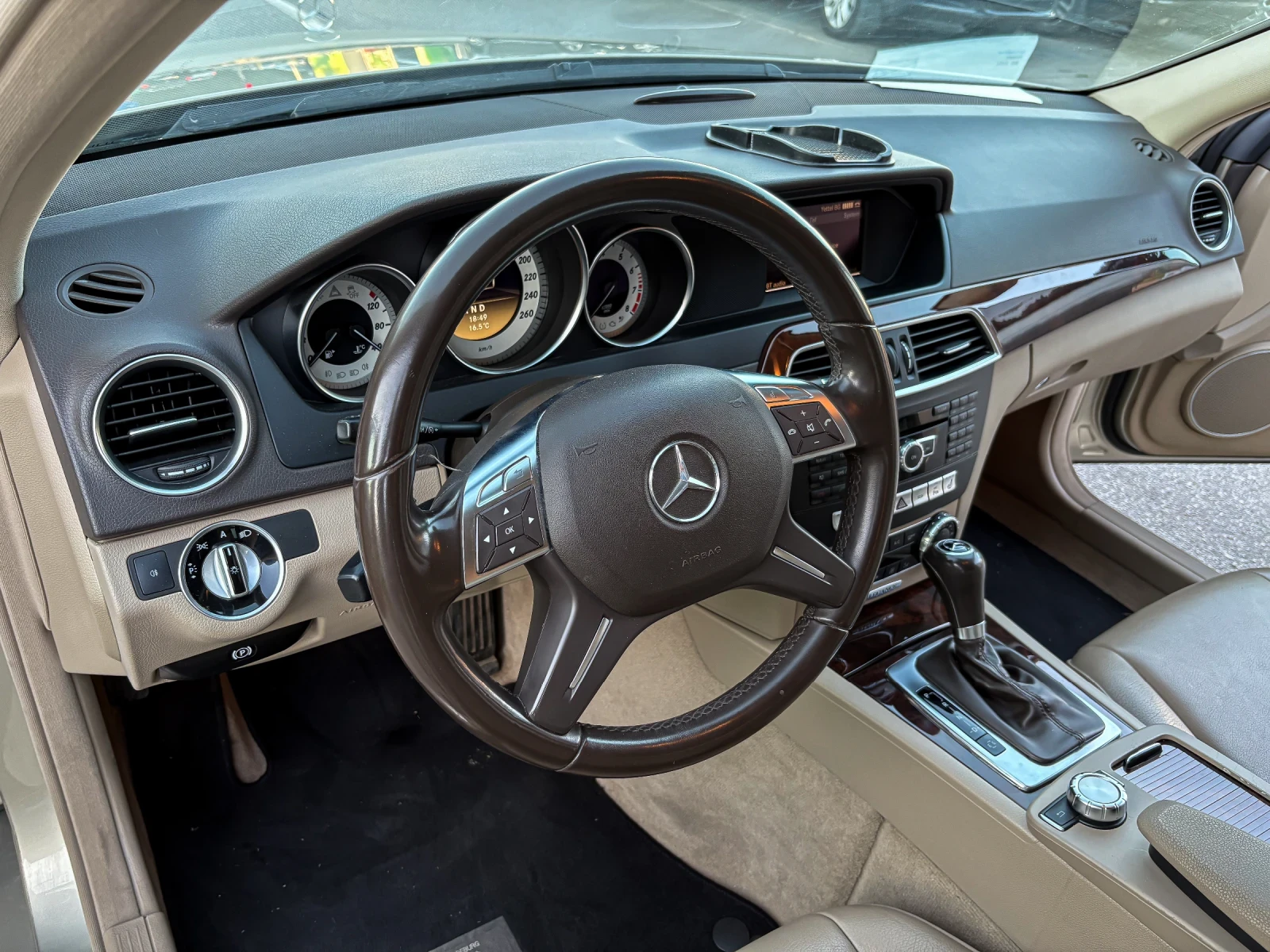 Mercedes-Benz C 180  - изображение 2