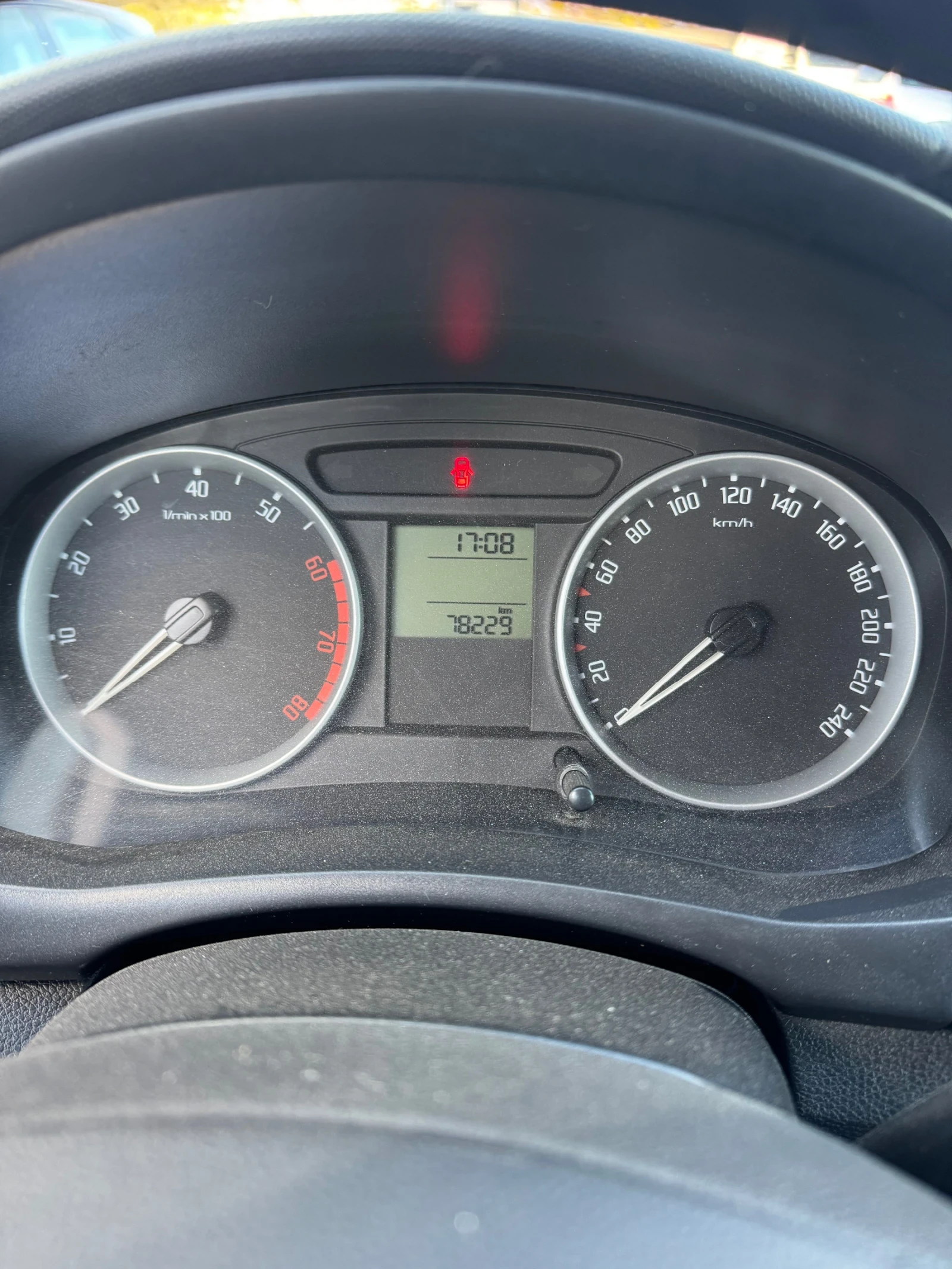 Skoda Fabia 1.2 12V 70CV 5P Style GPLine 65 000 km | Mobile.bg   8