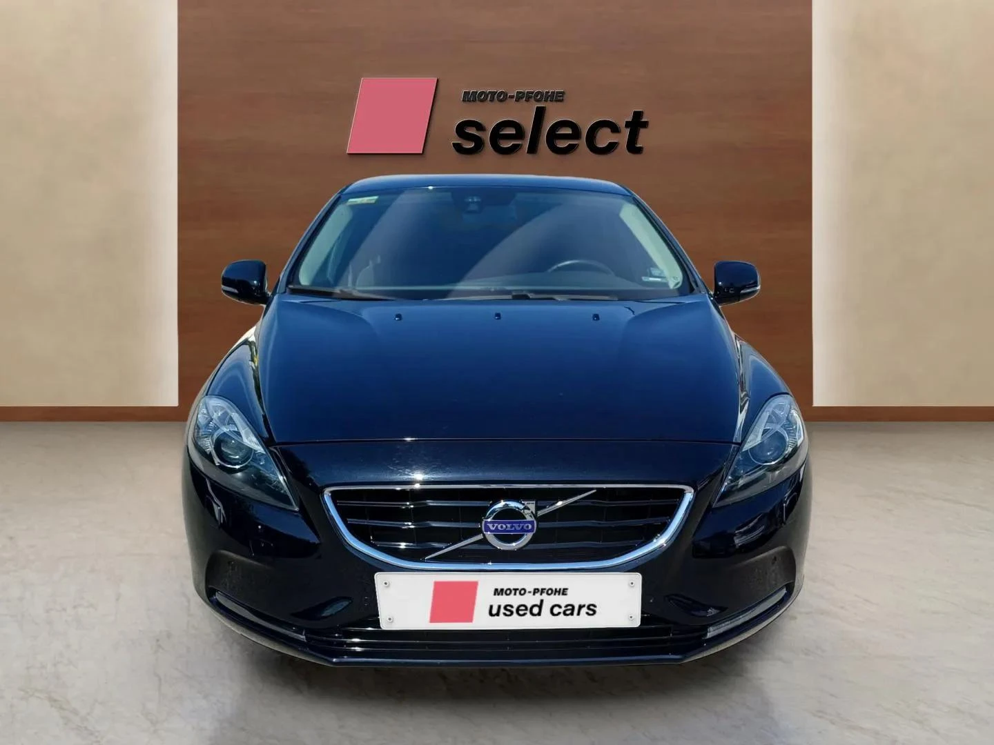 Volvo V40 2.0 D3 - изображение 2