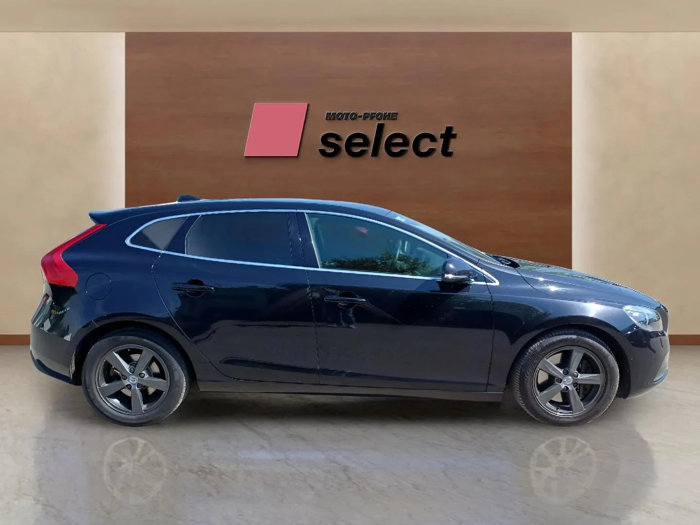 Volvo V40 2.0 D3 - изображение 4