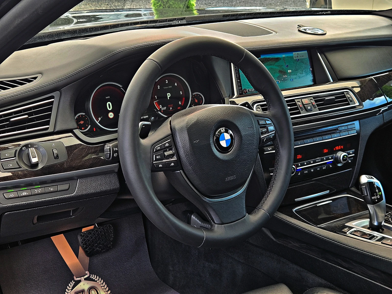 BMW 750 M/XD/SHADOW/DISTR/HUD/360CAM/������/�����/AMBI/LIZ | Mobile.bg � ����������� 10