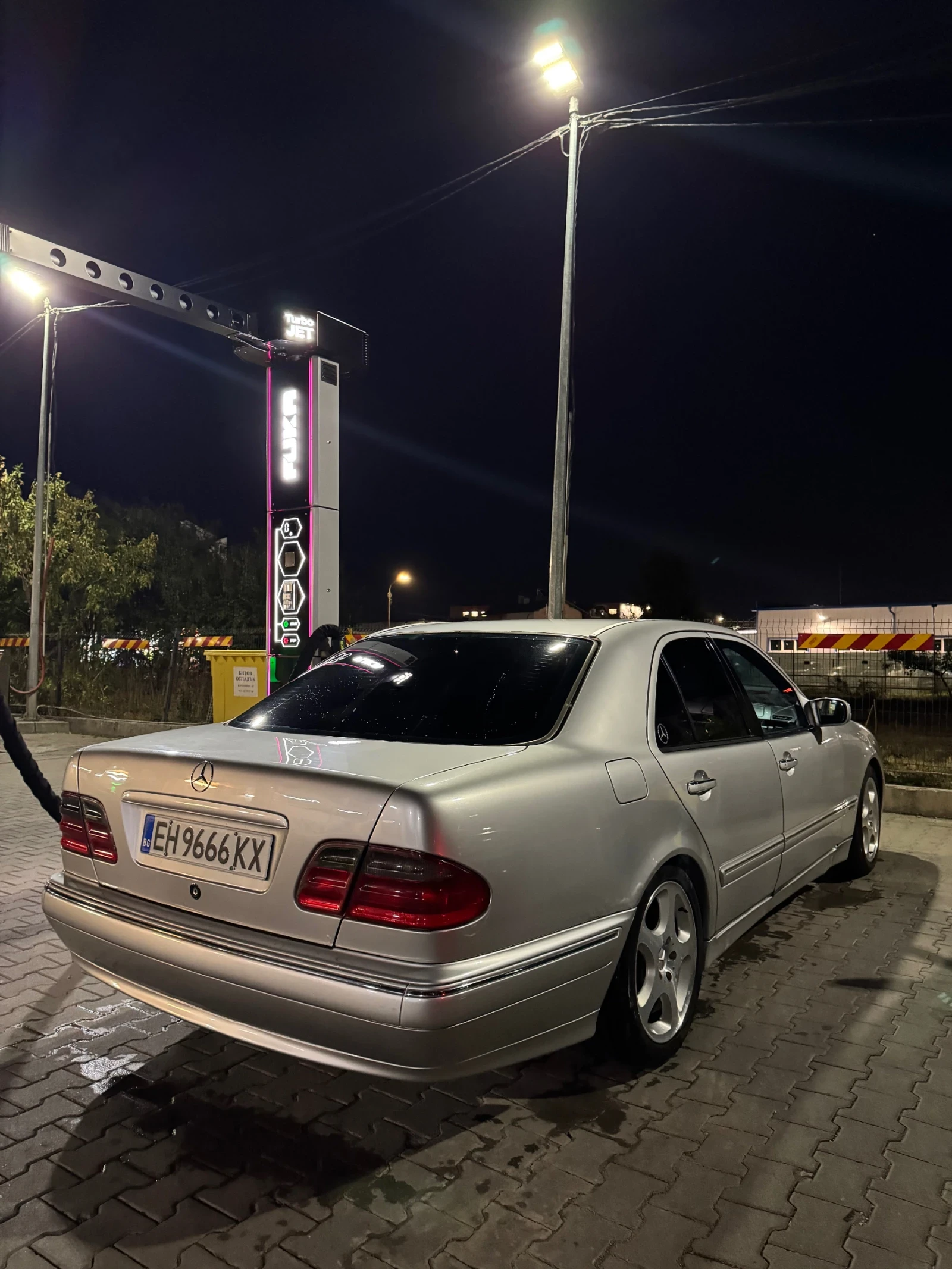 Mercedes-Benz E 320 E320 CDI AVANTGARD ПОДГРЕВ АВТОМАТИК КОЖА, снимка 8 - Автомобили и джипове - 54102530