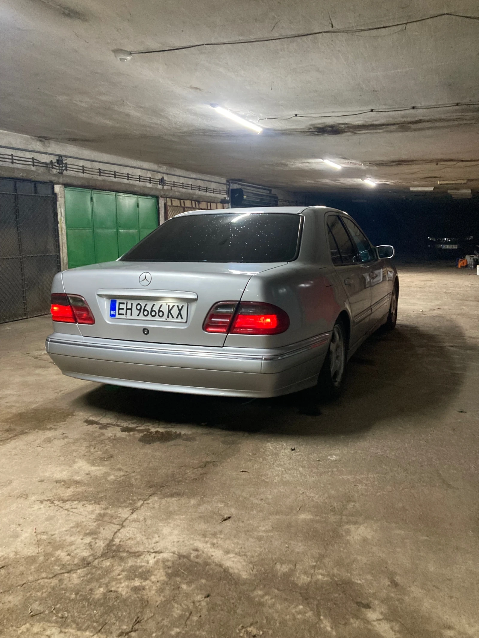 Mercedes-Benz E 320 E320 CDI AVANTGARD ПОДГРЕВ АВТОМАТИК КОЖА, снимка 4 - Автомобили и джипове - 54102530
