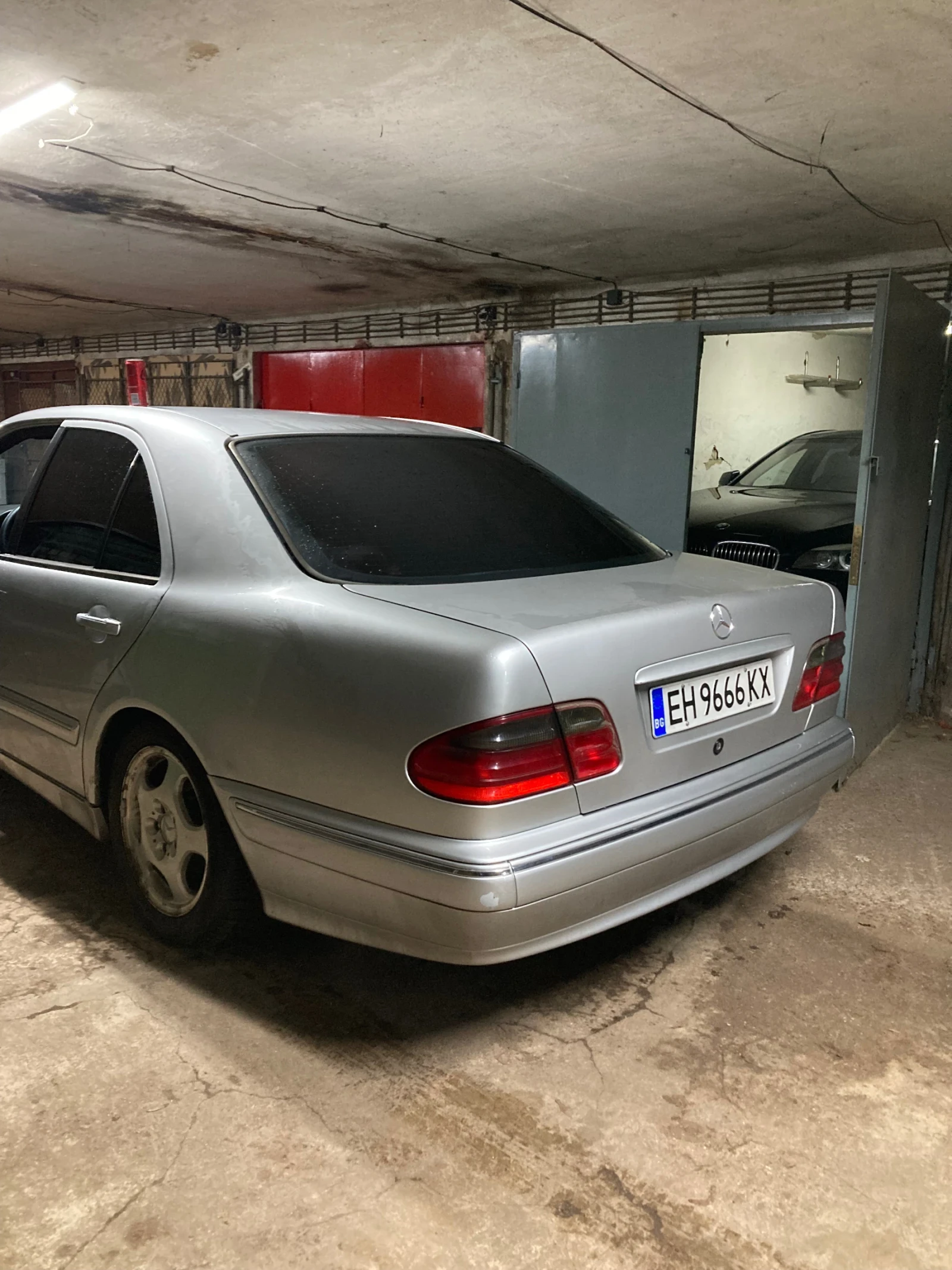 Mercedes-Benz E 320 E320 CDI AVANTGARD ПОДГРЕВ АВТОМАТИК КОЖА, снимка 5 - Автомобили и джипове - 54102530