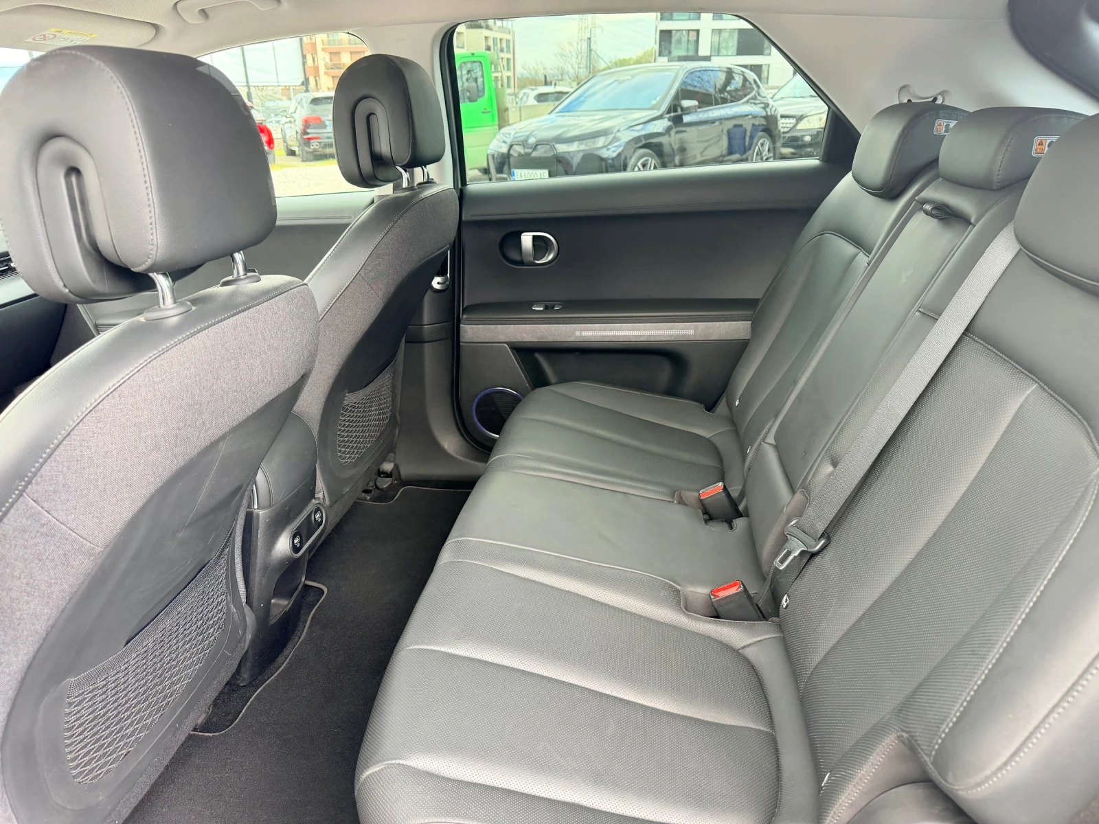 Hyundai Ioniq 5 77.4 kWh 4x4 Premium , снимка 8 - Автомобили и джипове - 54158025