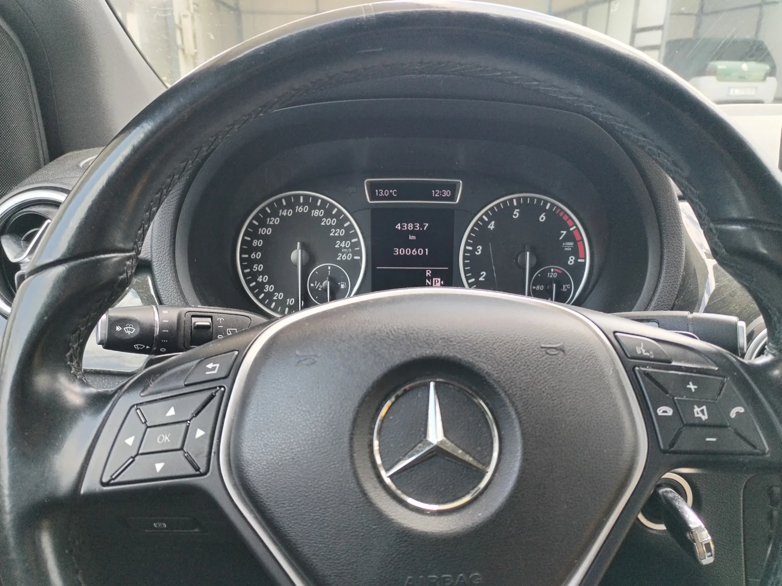 Mercedes-Benz B 250, снимка 11 - Автомобили и джипове - 54246231