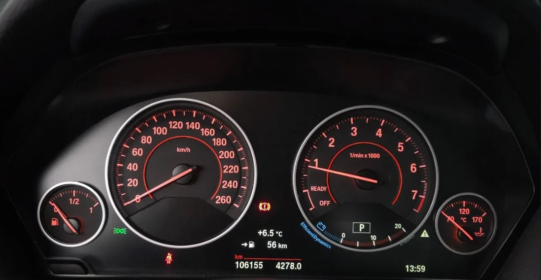 BMW 320  M Sport, снимка 8 - Автомобили и джипове - 54468670