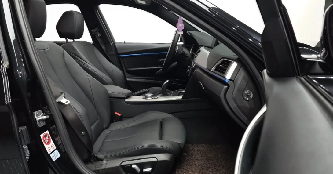 BMW 320  M Sport, снимка 11 - Автомобили и джипове - 54468670