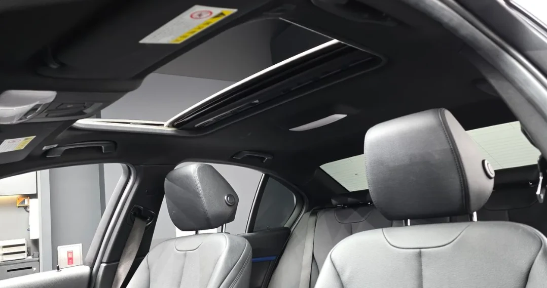 BMW 320  M Sport, снимка 17 - Автомобили и джипове - 54468670
