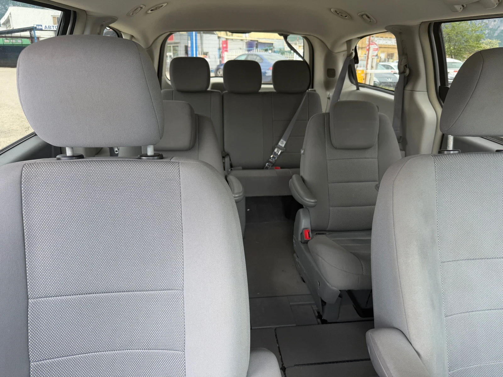 Chrysler Gr.voyager 2, 8 CRDI, снимка 10 - Автомобили и джипове - 54571784