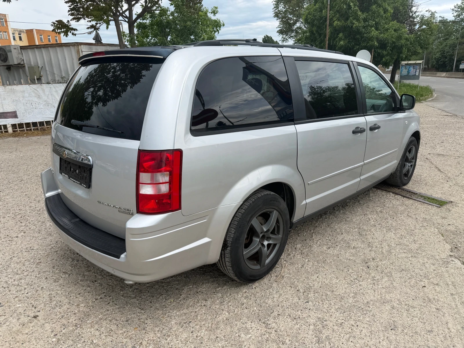 Chrysler Gr.voyager 2, 8 CRDI, снимка 4 - Автомобили и джипове - 54571784