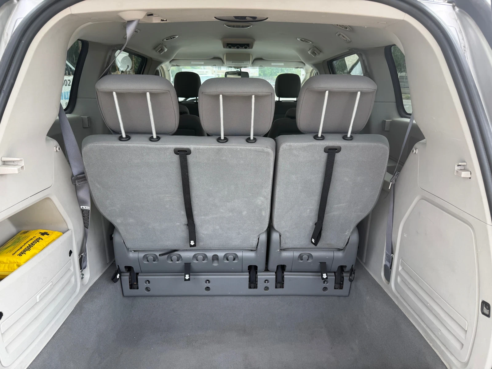 Chrysler Gr.voyager 2, 8 CRDI, снимка 11 - Автомобили и джипове - 54571784