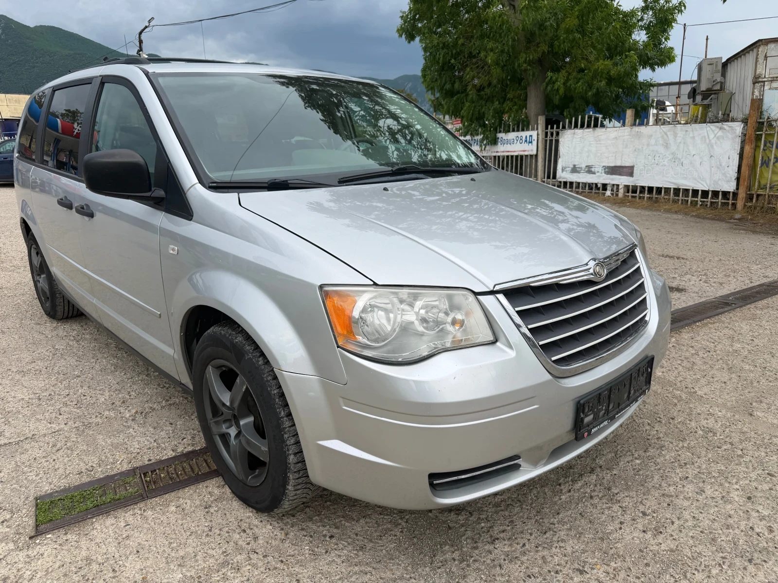 Chrysler Gr.voyager 2, 8 CRDI, снимка 2 - Автомобили и джипове - 54571784