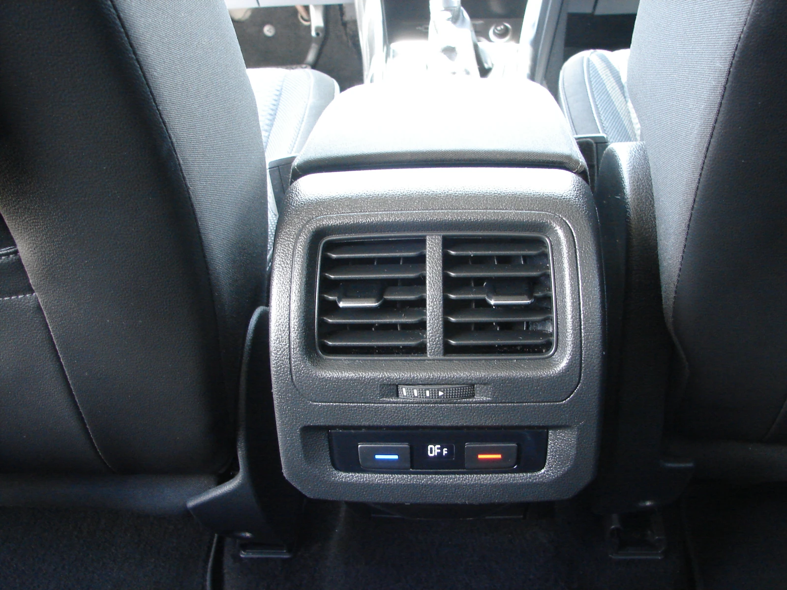 VW Touran AUTO 7МЕСТЕН, снимка 7 - Автомобили и джипове - 54978982
