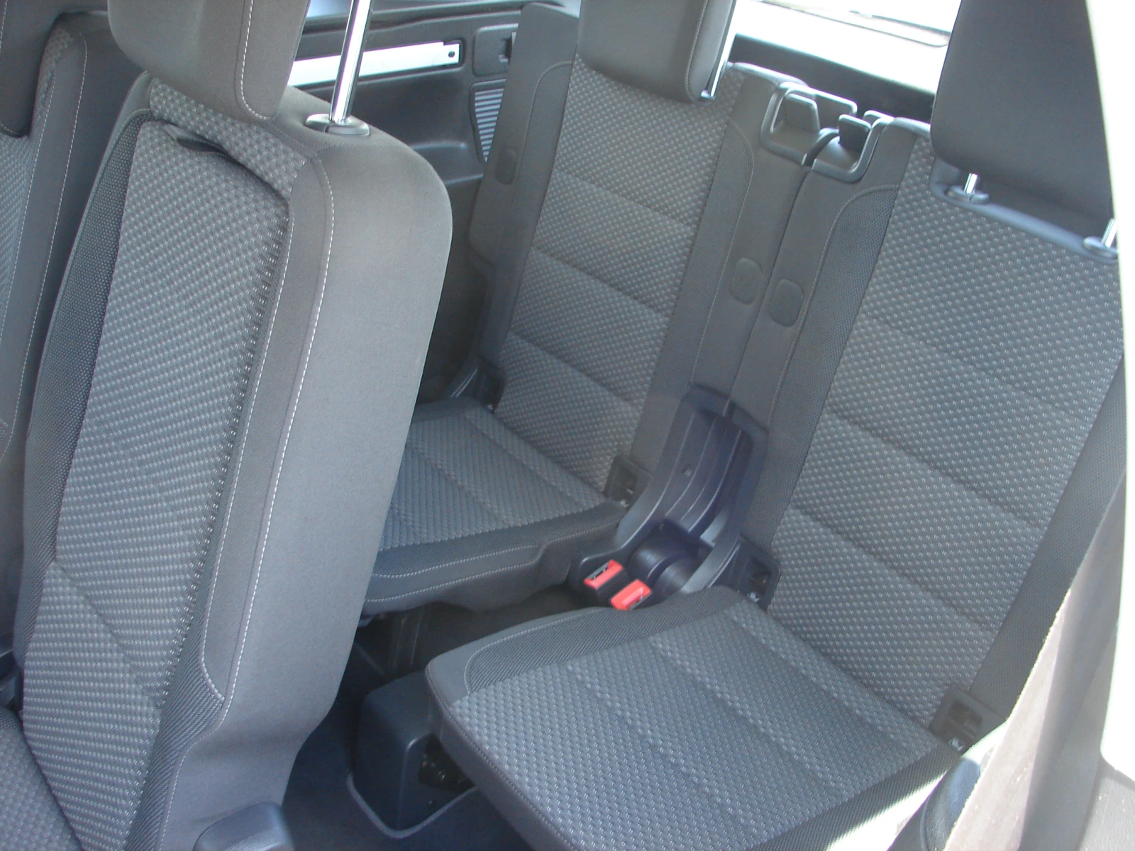 VW Touran AUTO 7МЕСТЕН, снимка 11 - Автомобили и джипове - 54978982