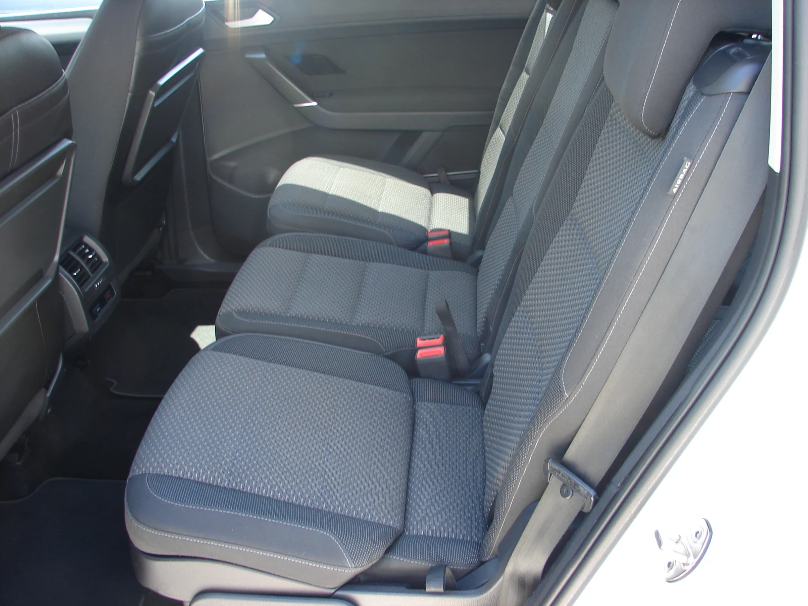 VW Touran AUTO 7МЕСТЕН, снимка 13 - Автомобили и джипове - 54978982