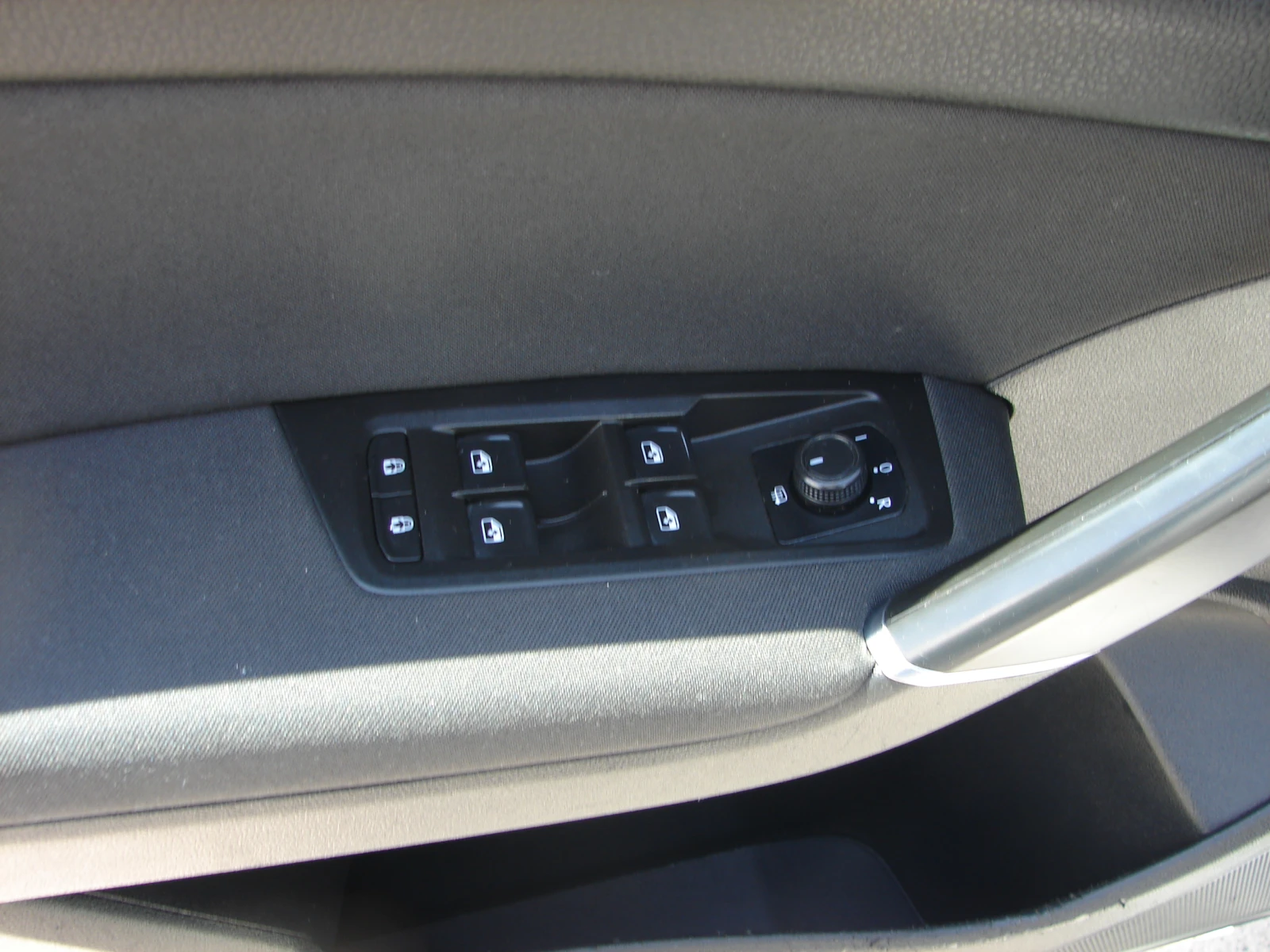 VW Touran AUTO 7МЕСТЕН, снимка 10 - Автомобили и джипове - 54978982