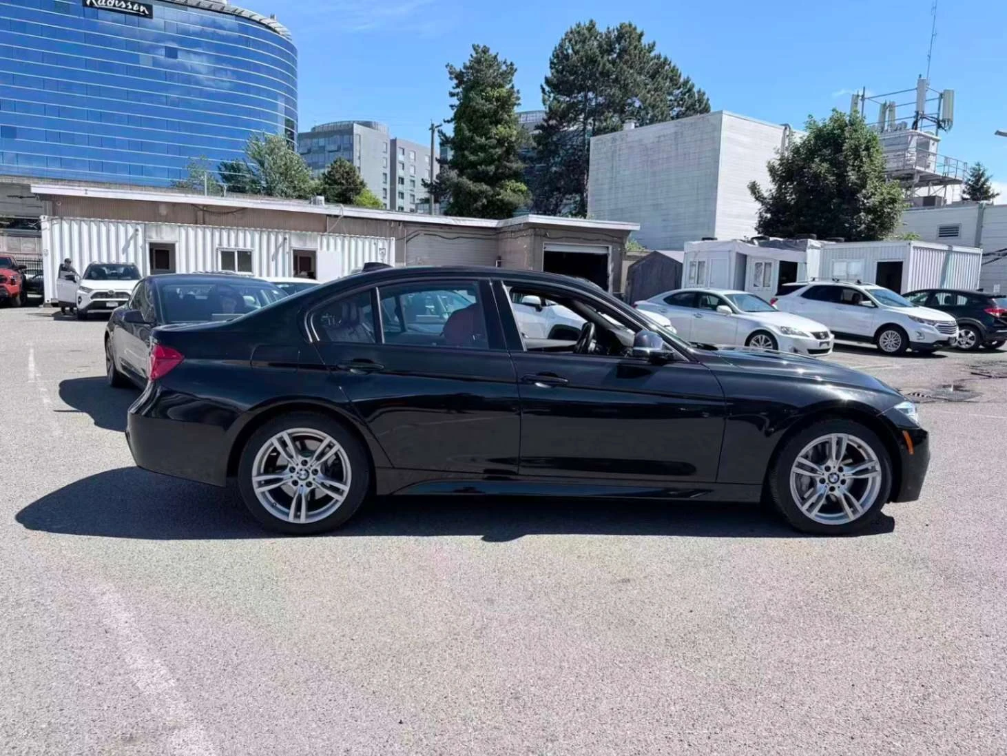 BMW 330 330i / ПАНОРАМА / ХЕД ЪП / ЧЕРВЕН САЛОН / ЦЕНА ДО , снимка 3 - Автомобили и джипове - 54982687