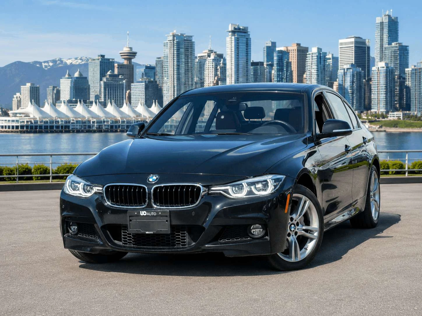 BMW 330 330i / ПАНОРАМА / ХЕД ЪП / ЧЕРВЕН САЛОН / ЦЕНА ДО 