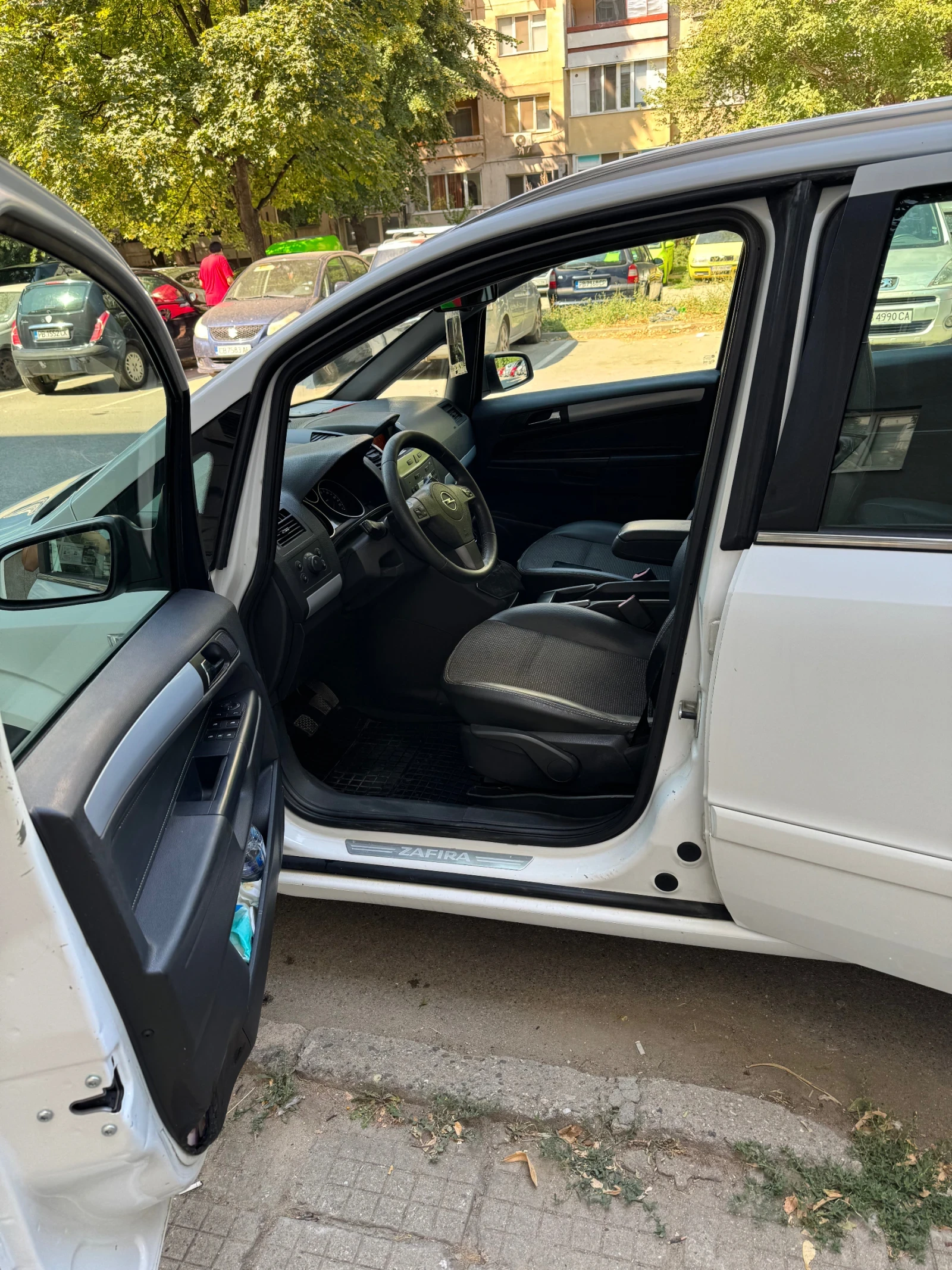 Opel Zafira, снимка 7 - Автомобили и джипове - 55612893