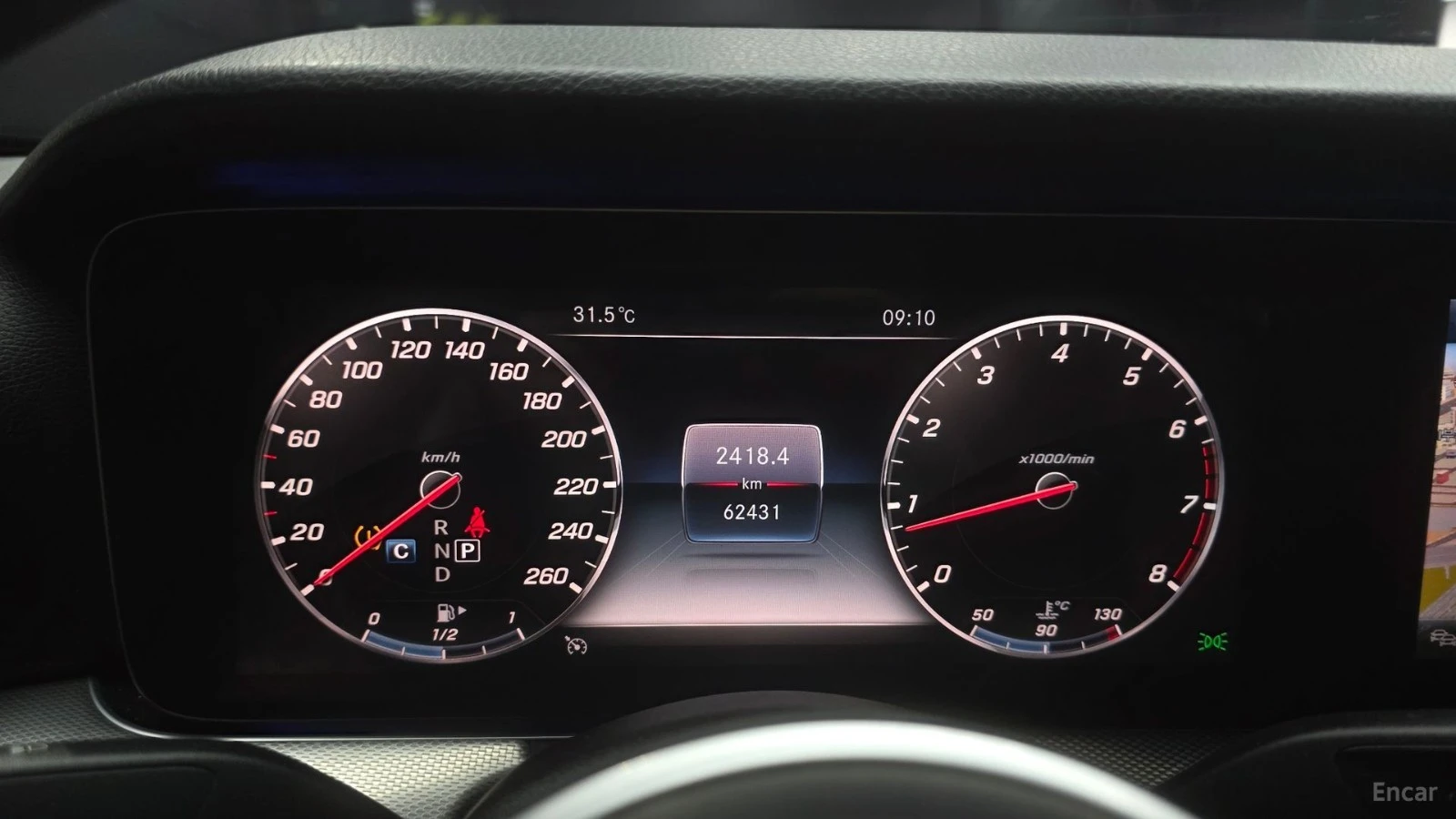 Mercedes-Benz E 300 AMG* HUD* КОЖА* ОБДУХВ* НАВИ* АВТОКРЕДИТ, снимка 6 - Автомобили и джипове - 55664226