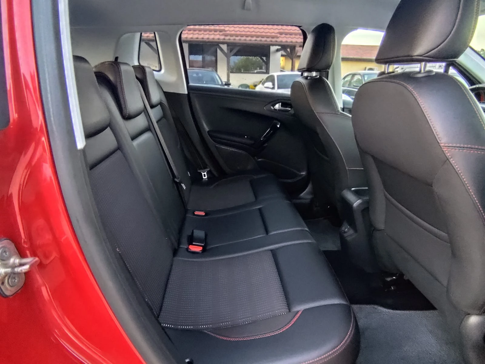 Peugeot 2008 1.2 бензин , снимка 15 - Автомобили и джипове - 55707979