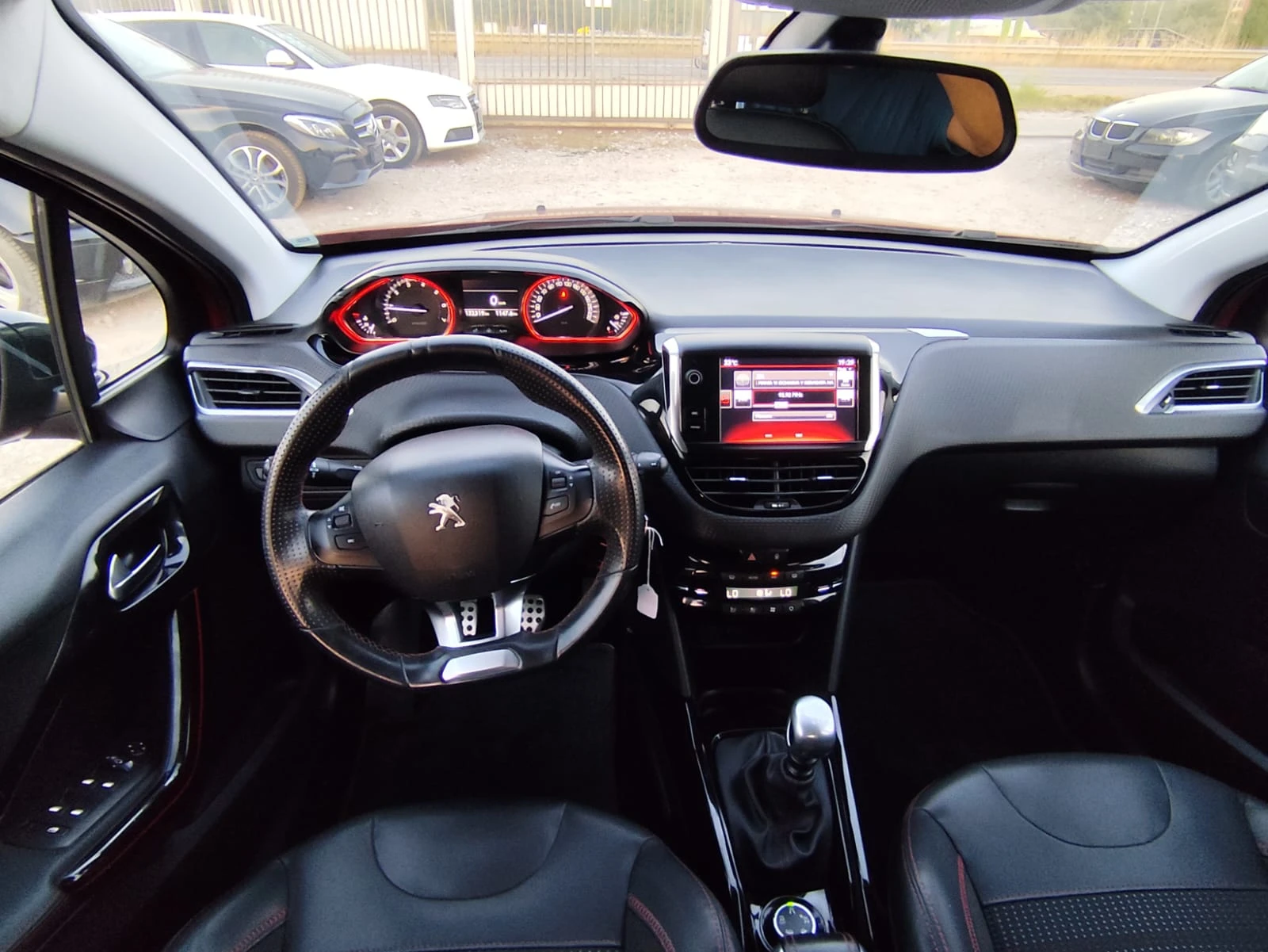 Peugeot 2008 1.2 бензин , снимка 10 - Автомобили и джипове - 55707979