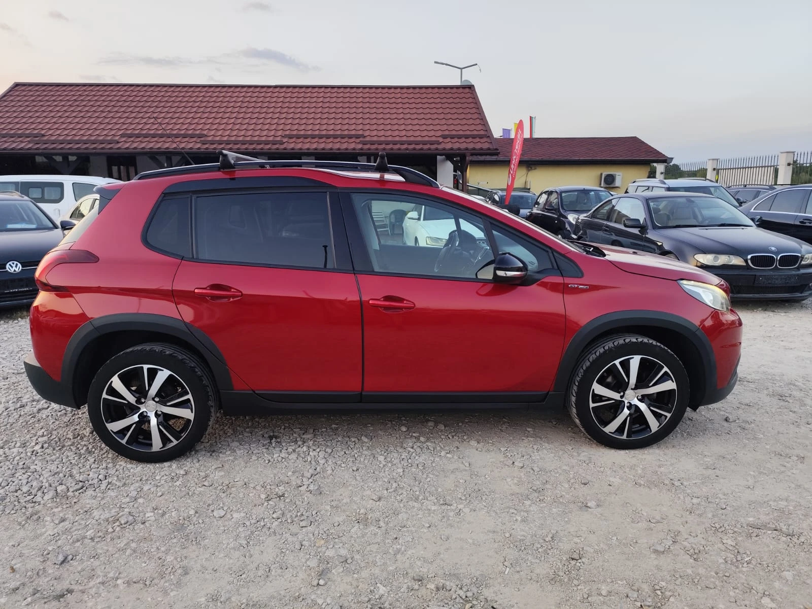 Peugeot 2008 1.2 бензин , снимка 4 - Автомобили и джипове - 55707979