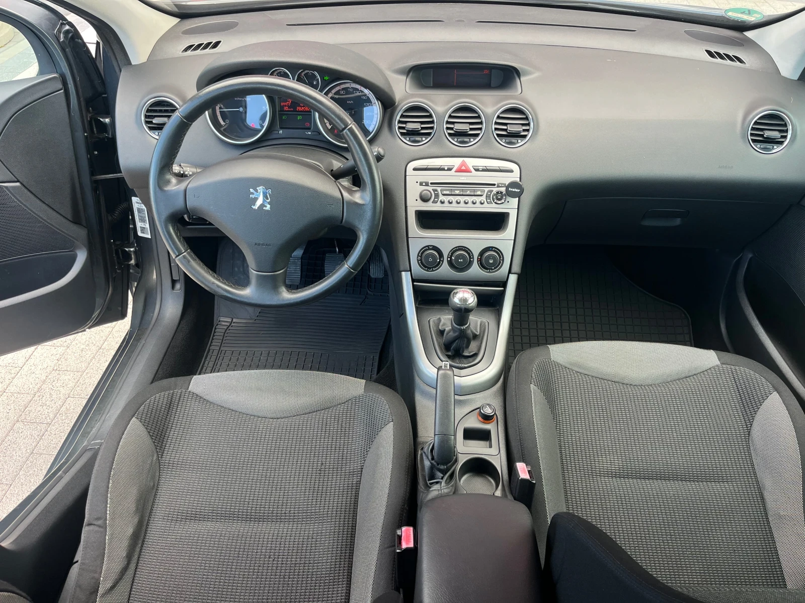 Peugeot 308 1.6HDI, снимка 9 - Автомобили и джипове - 56227770