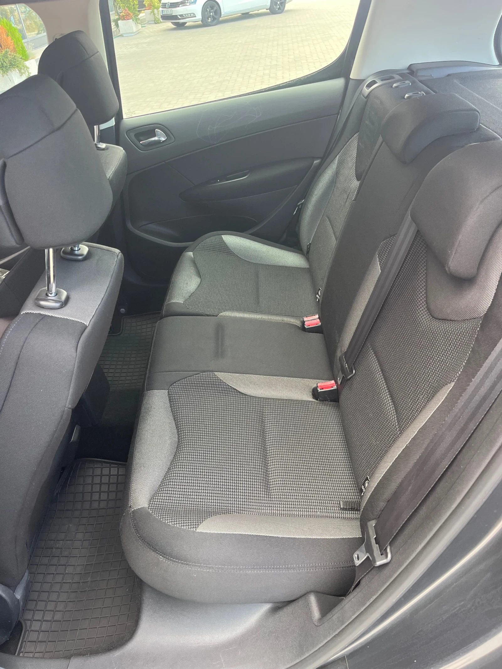 Peugeot 308 1.6HDI, снимка 10 - Автомобили и джипове - 56227770