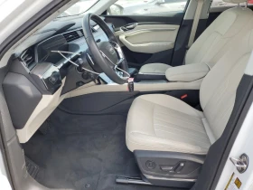 Audi Q8 E-TRON PREMIUM PLUS - 72800 лв. / 37222.05 € - 76496885 7