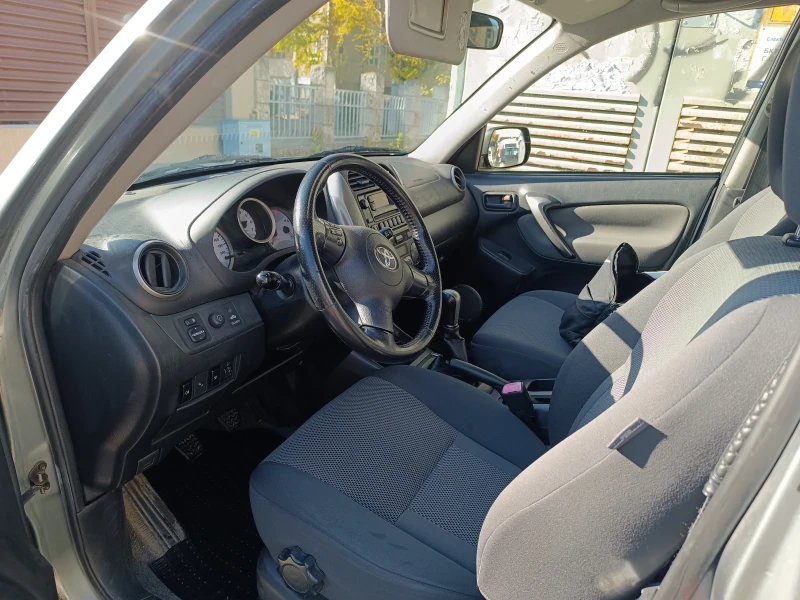 Toyota Rav4, снимка 7 - Автомобили и джипове - 47997670