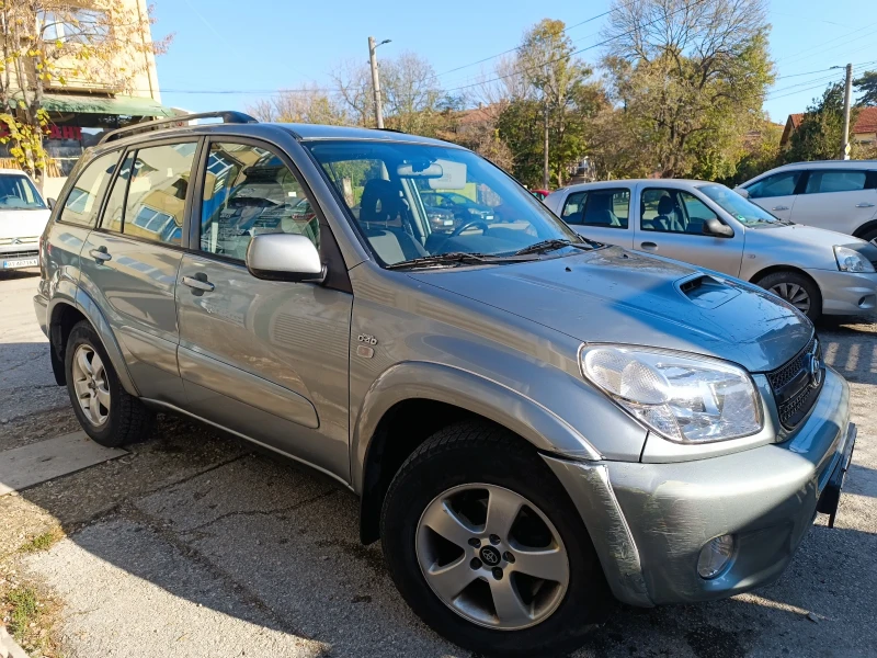 Toyota Rav4, снимка 4 - Автомобили и джипове - 47997670