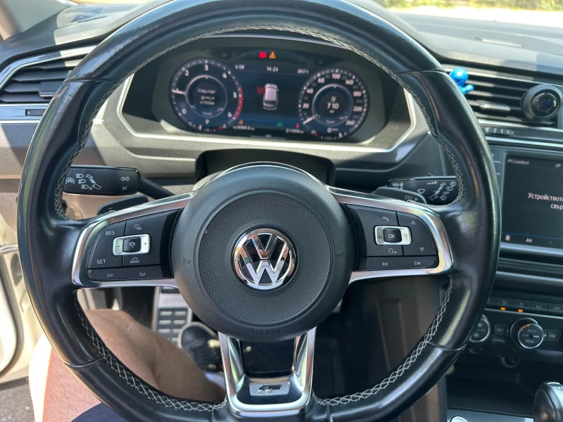 VW Tiguan 2.0 TDI R Line 4 Motion, снимка 8 - Автомобили и джипове - 51556135