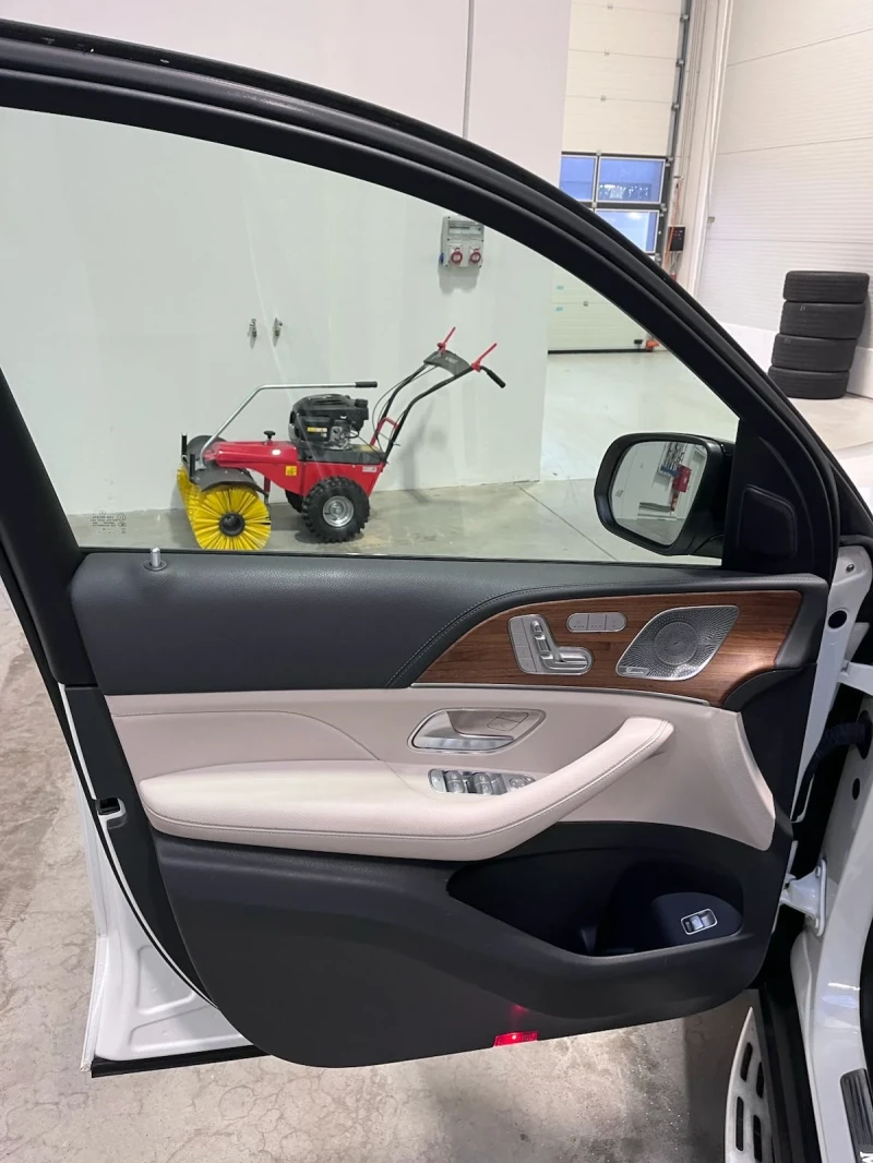 Mercedes-Benz GLS580 4MATIC   FULL EXTRAS Луксозен SUV от най-висок кла, снимка 9 - Автомобили и джипове - 53223058