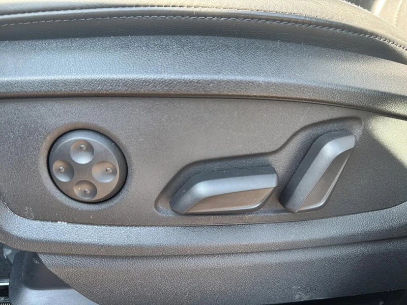 Audi Q5 Premium Plus* S Line* АвтоКредит* (ЦЕНА ДО БГ), снимка 16 - Автомобили и джипове - 53250709