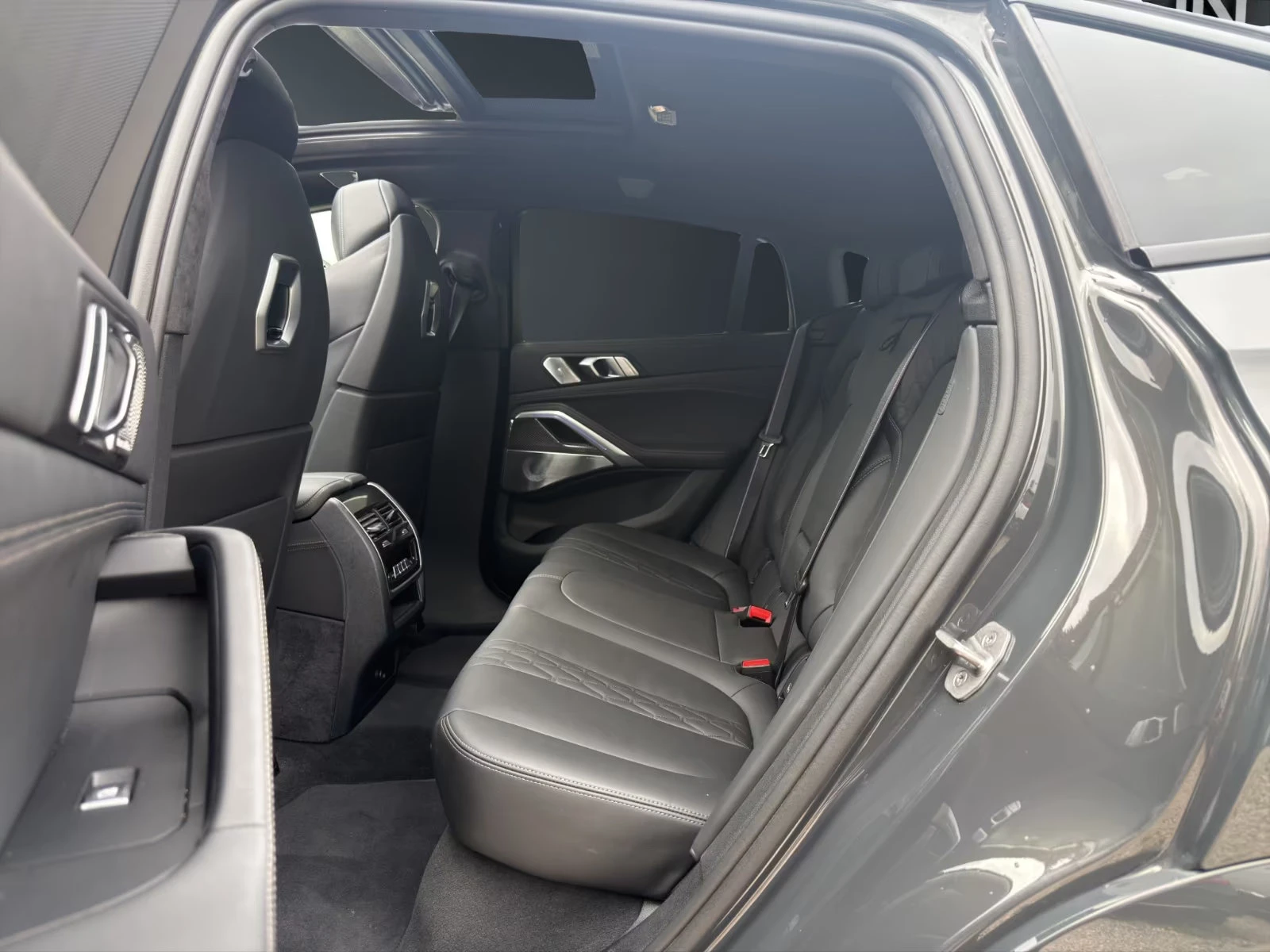 BMW X6 M60/I-PRO/530HP/CARBON/B&W/SKY-L/360/329z | Mobile.bg � ����������� 15