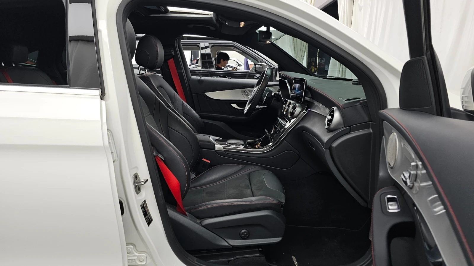 Mercedes-Benz GLC 43 AMG Head up/360 Cam/ДИГИТАЛЕН КИЛОМЕТРАЖ/КУПЕ/ДИСТР/, снимка 7 - Автомобили и джипове - 55445609