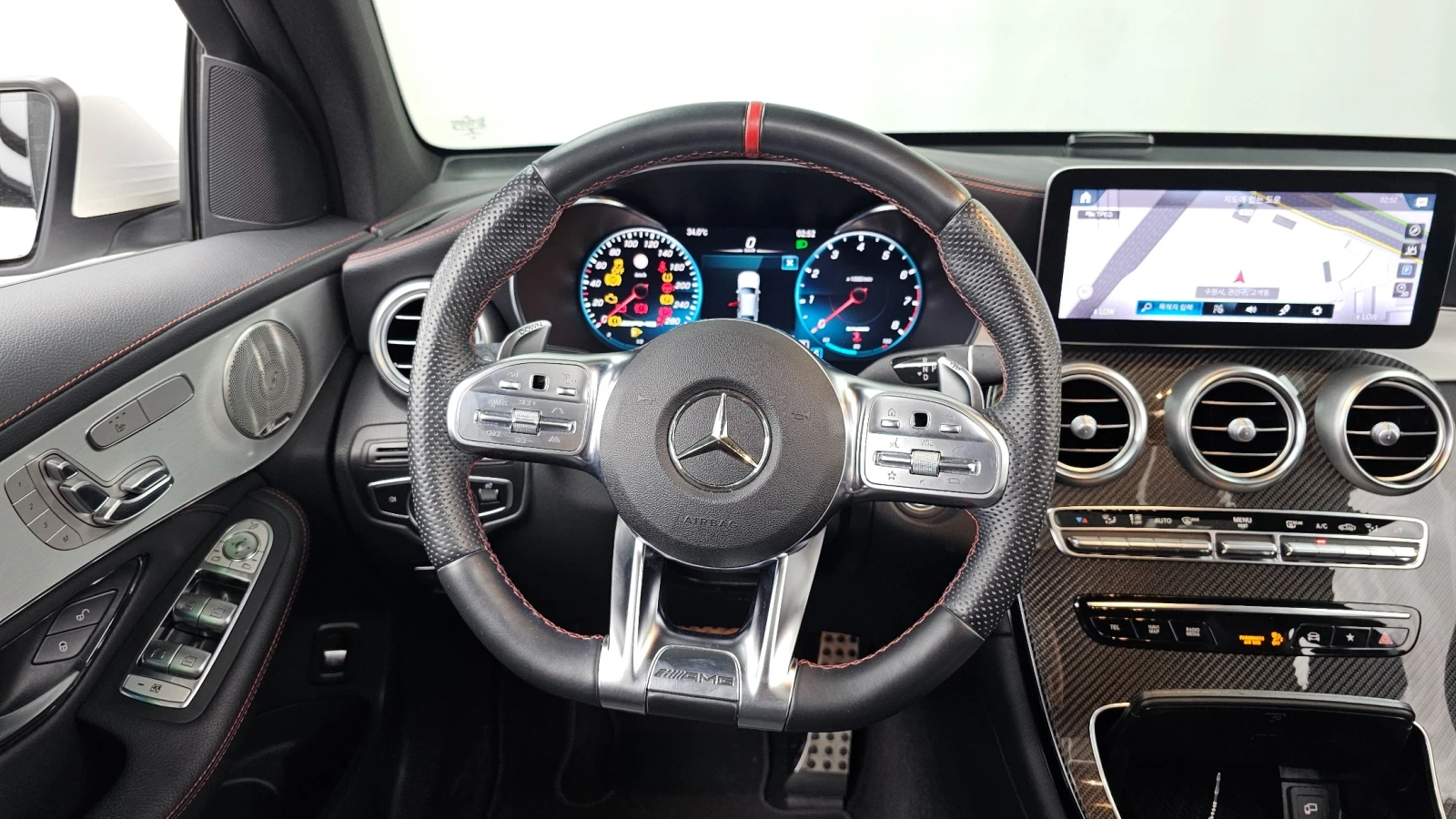 Mercedes-Benz GLC 43 AMG Head up/360 Cam/ДИГИТАЛЕН КИЛОМЕТРАЖ/КУПЕ/ДИСТР/, снимка 9 - Автомобили и джипове - 55445609