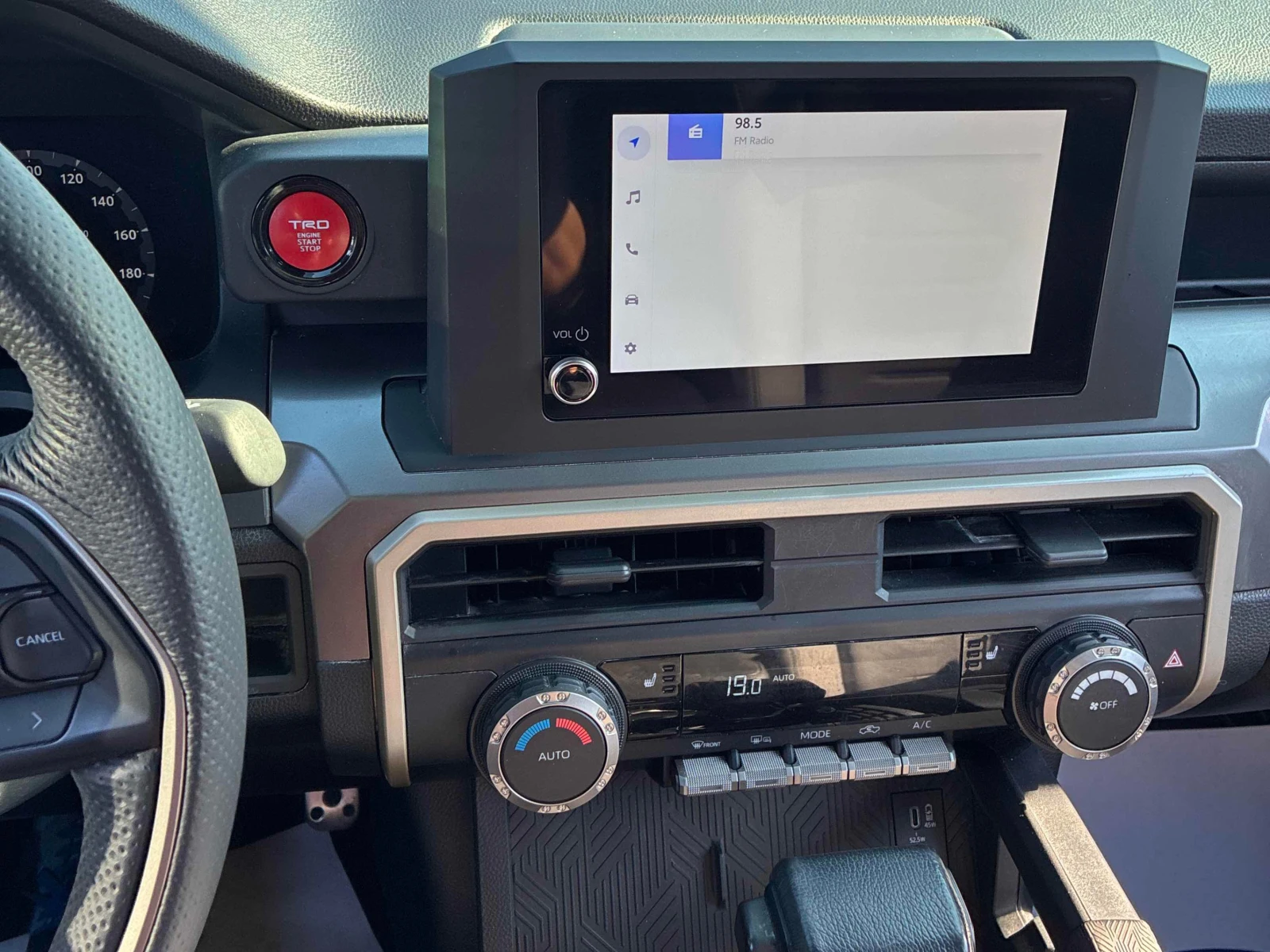 Toyota Tacoma * 4x4 Double Cab Auto * CARFAX * ЦЕНА ДО БГ, снимка 11 - Автомобили и джипове - 55972627