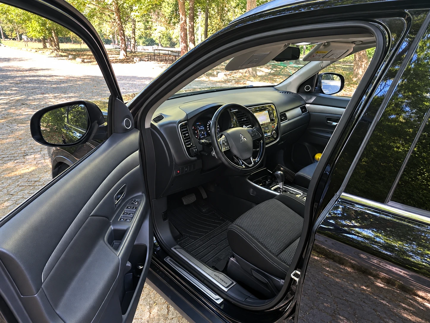 Mitsubishi Outlander 2.2Di-D, снимка 5 - Автомобили и джипове - 56010299