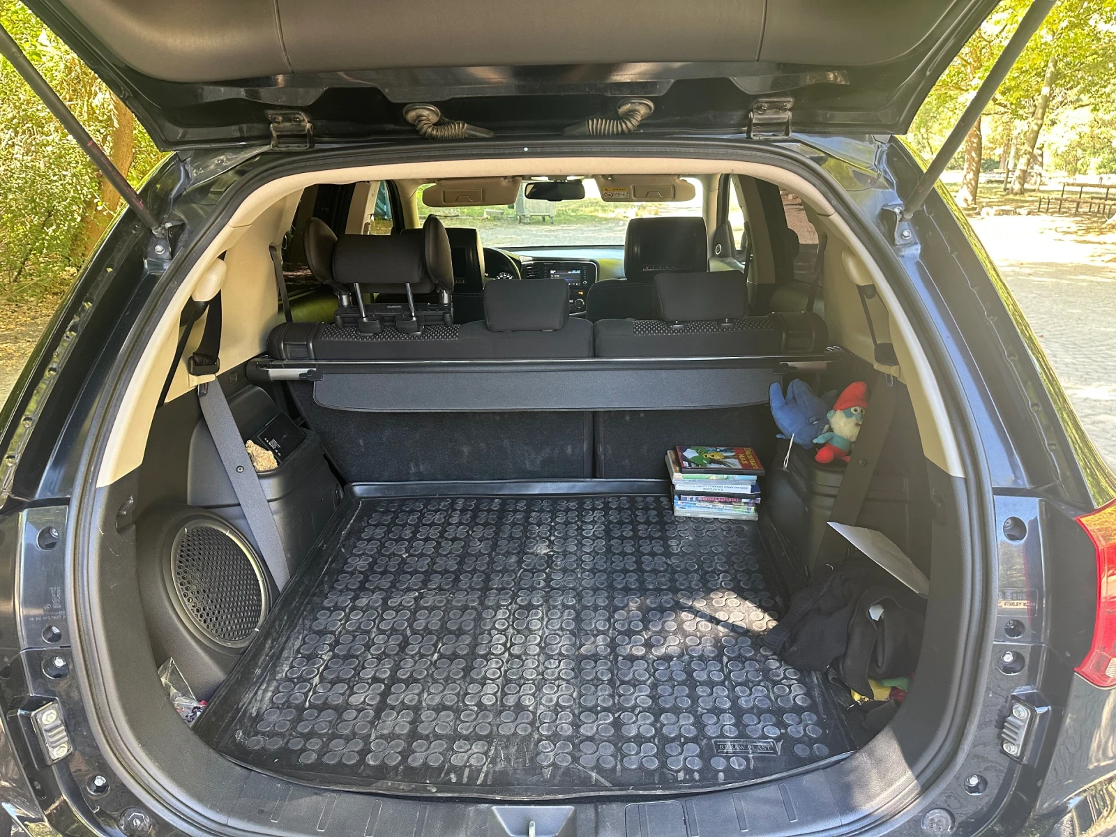 Mitsubishi Outlander 2.2Di-D, снимка 8 - Автомобили и джипове - 56010299