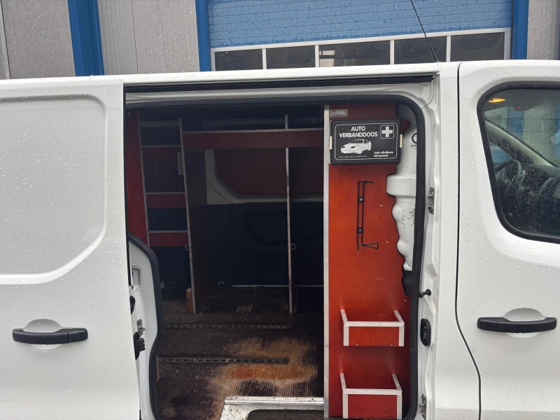 Renault Trafic 125кс, снимка 13 - Бусове и автобуси - 53035038