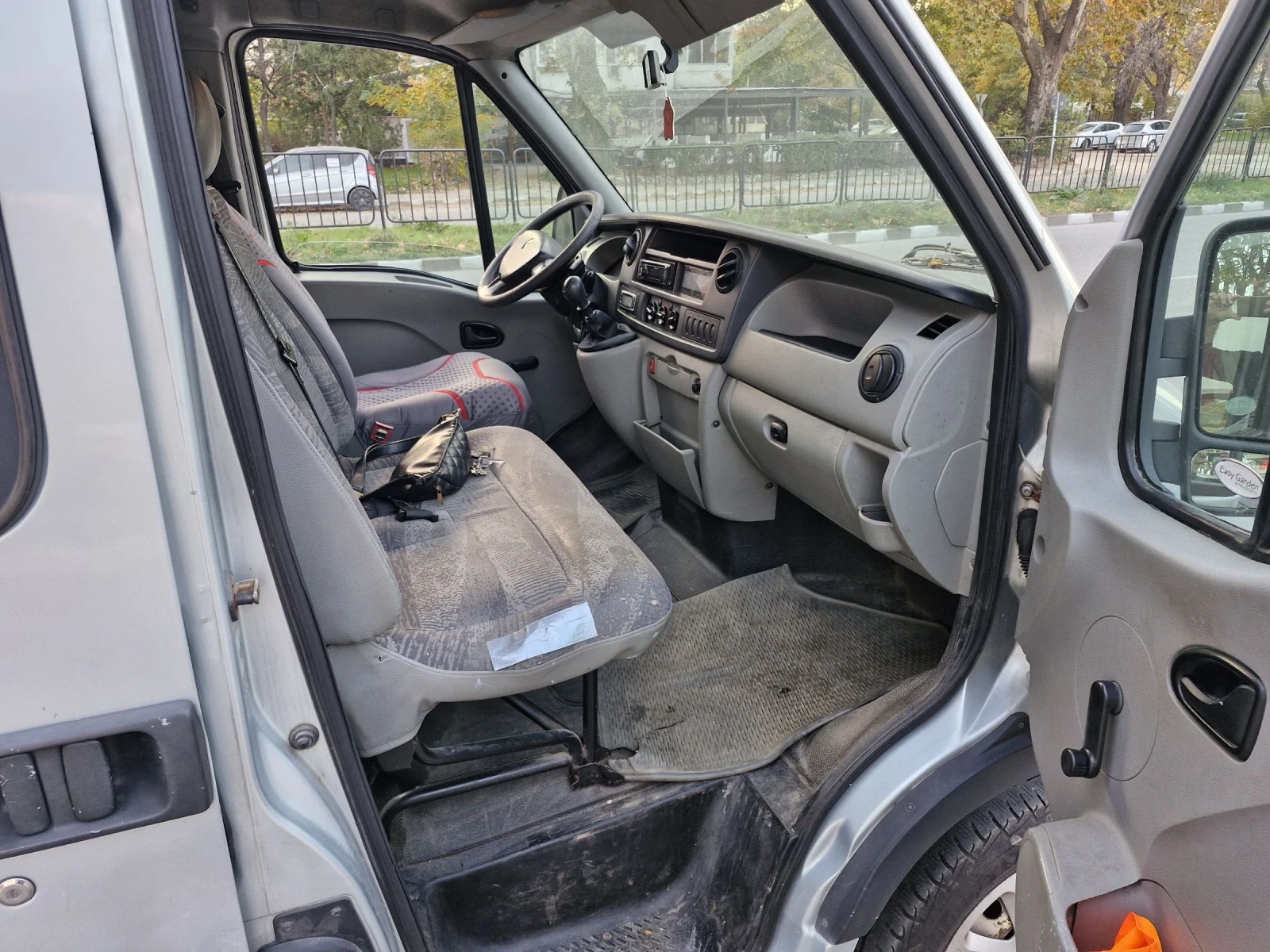 Renault Master 2.5DCi 114к.с. 8+ 1 места Климатик Пътнически  - изображение 10