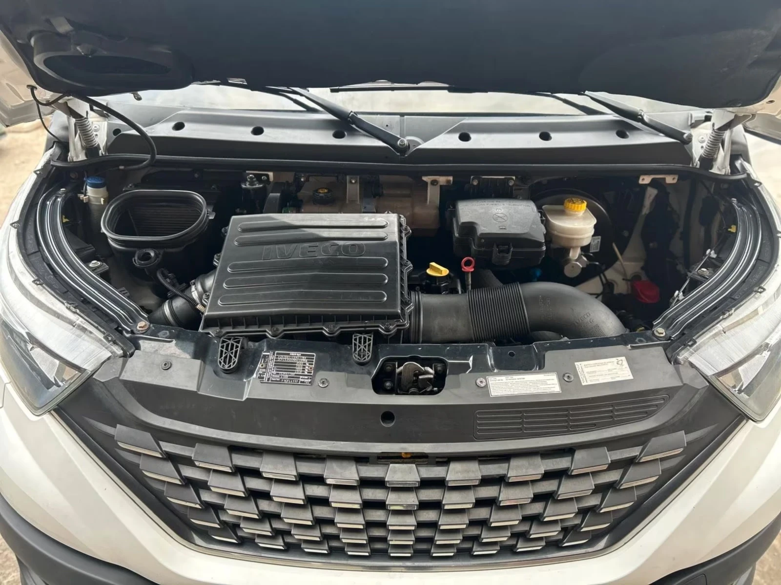 Iveco Daily �������� 3.0 175�.�. 8G Himatic | Mobile.bg � ����������� 8