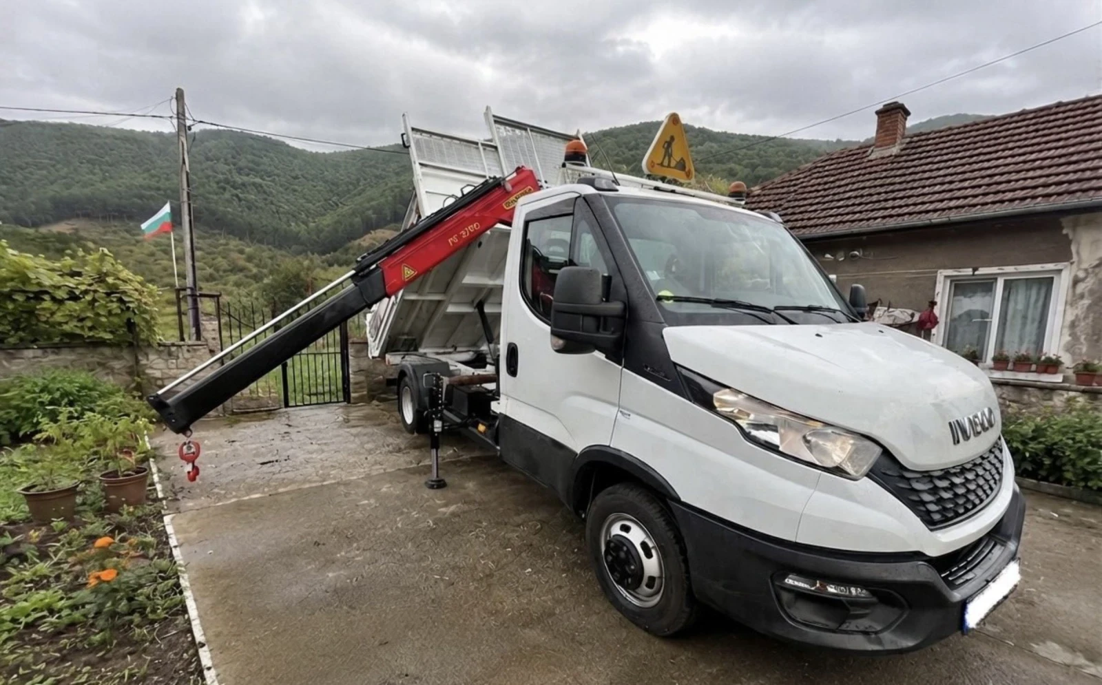 Iveco Daily Тристранен със Кран 